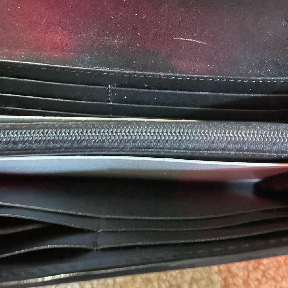 New! Burberry Nova Check and Patent wallet - Picture 6 of 10